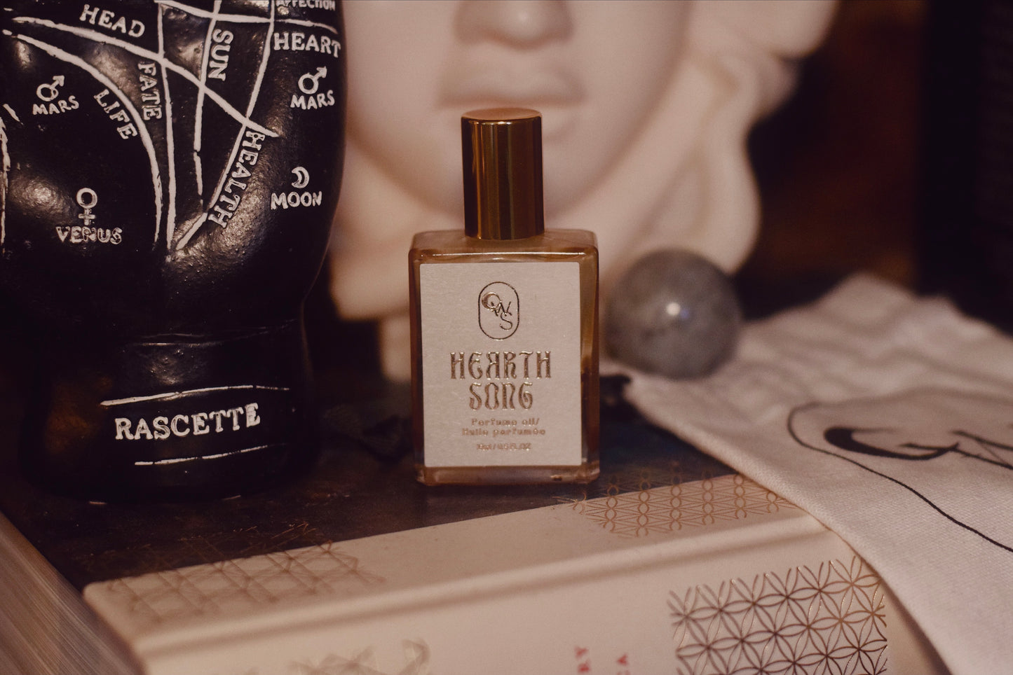 HEARTH SONG perfume oil